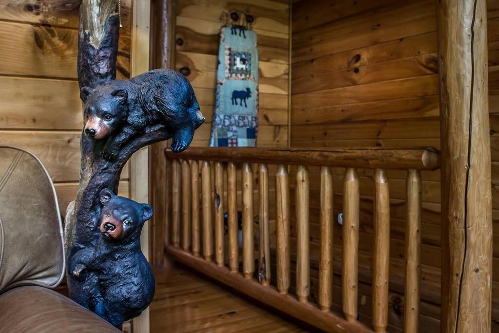 Holly Tree Hideaway - Semi Secluded Mtn Setting Villa เซอเวียร์วีล ภายนอก รูปภาพ