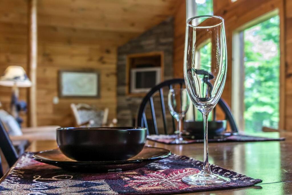 Holly Tree Hideaway - Semi Secluded Mtn Setting Villa เซอเวียร์วีล ภายนอก รูปภาพ