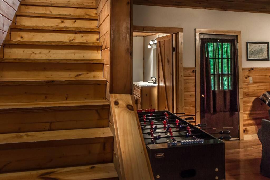 Holly Tree Hideaway - Semi Secluded Mtn Setting Villa เซอเวียร์วีล ภายนอก รูปภาพ