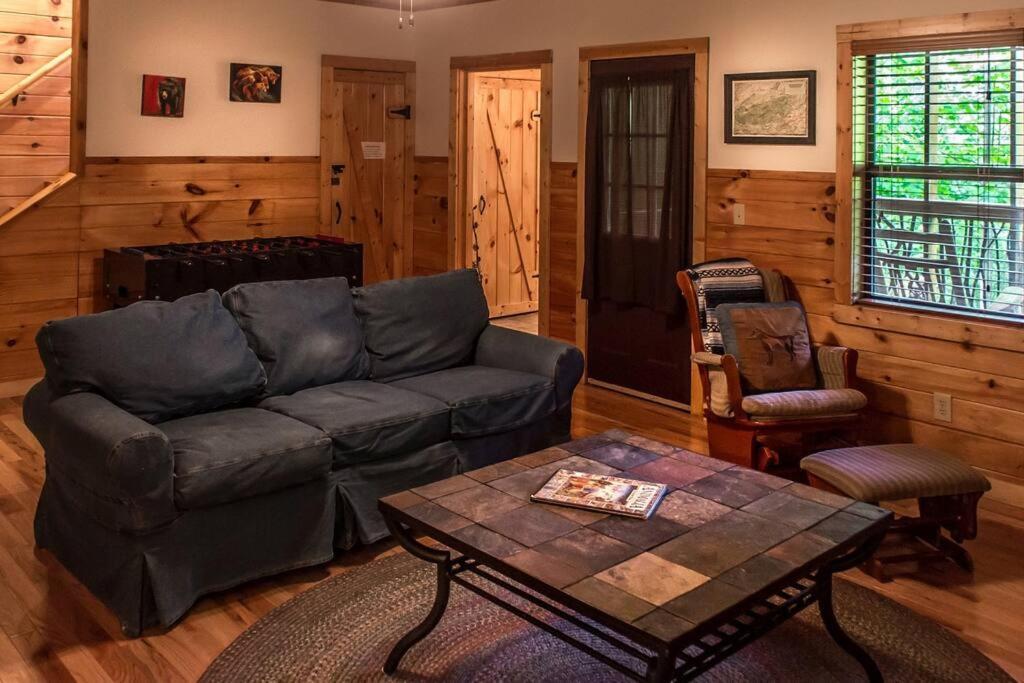 Holly Tree Hideaway - Semi Secluded Mtn Setting Villa เซอเวียร์วีล ภายนอก รูปภาพ