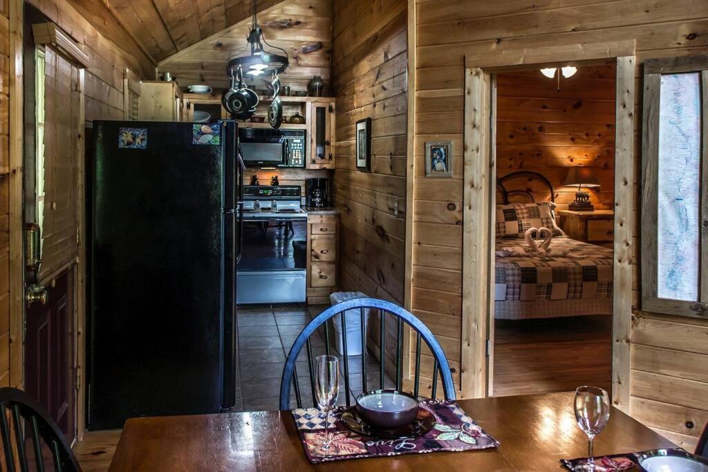 Holly Tree Hideaway - Semi Secluded Mtn Setting Villa เซอเวียร์วีล ภายนอก รูปภาพ