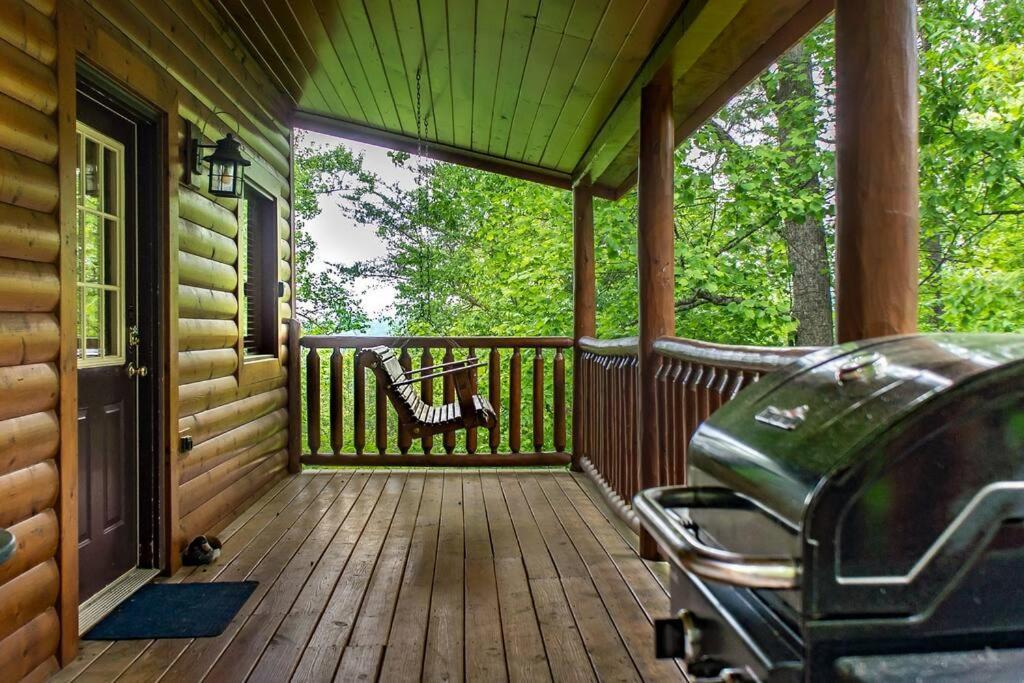 Holly Tree Hideaway - Semi Secluded Mtn Setting Villa เซอเวียร์วีล ภายนอก รูปภาพ