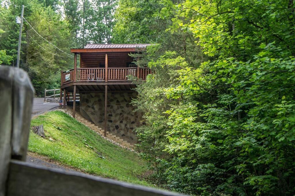 Holly Tree Hideaway - Semi Secluded Mtn Setting Villa เซอเวียร์วีล ภายนอก รูปภาพ